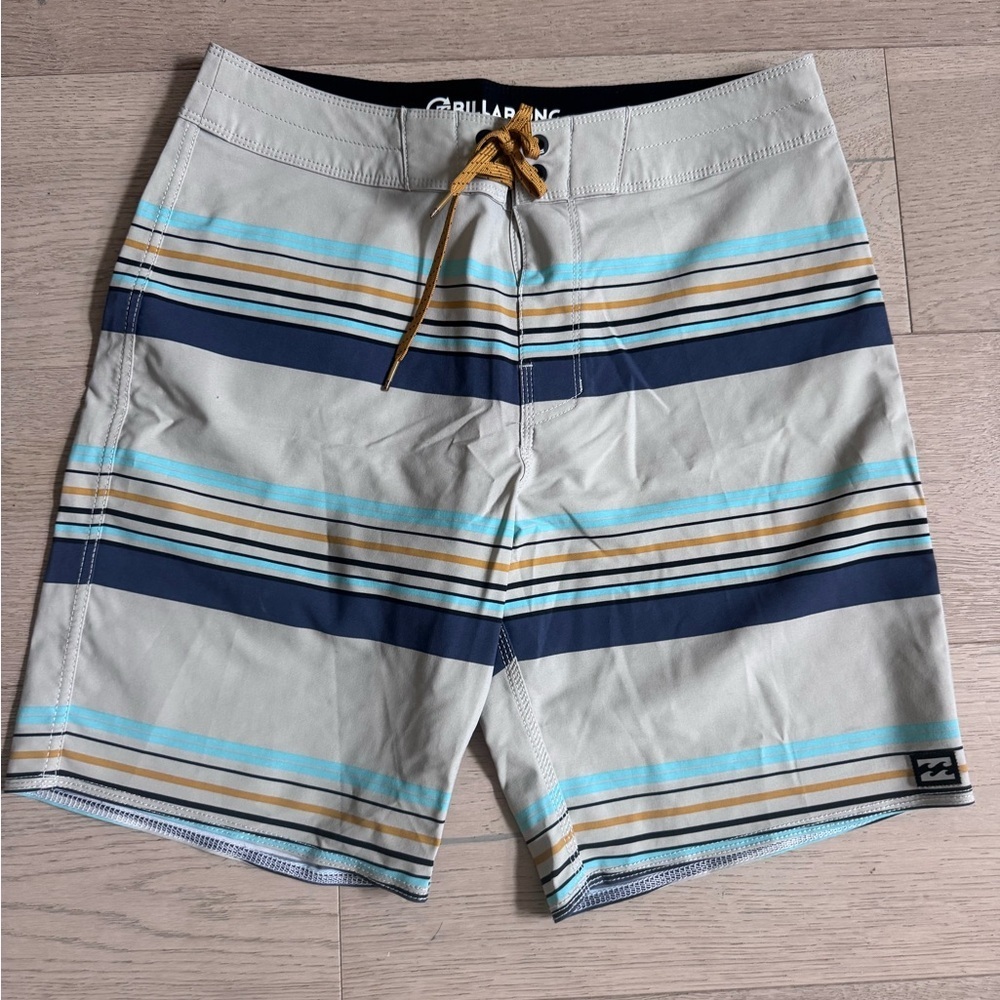 Men’s Billabong Recycler Board Shorts size size 29